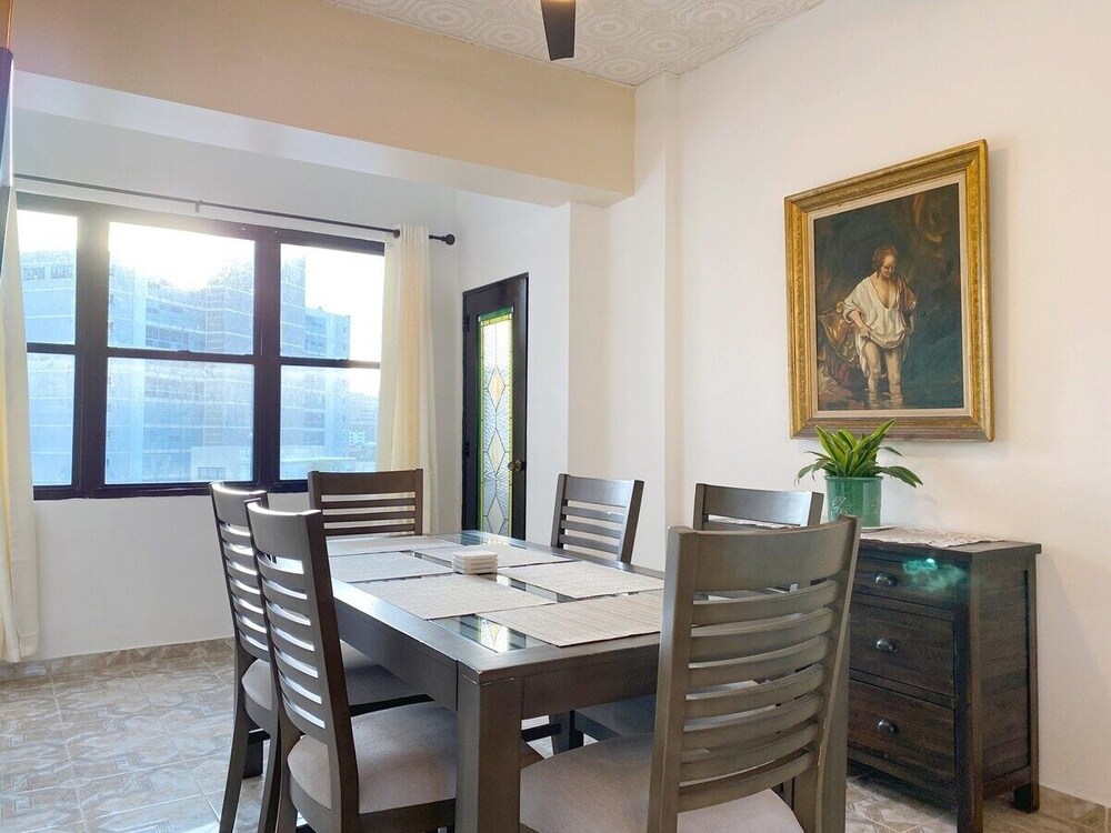 Soundproof Windows Over Condado Beach, San Juan 2 Bedroom Apts by Redawning view 5