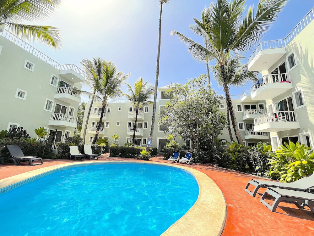 Hotel Relax Studios Deluxe POOL WIFI BEACH - Image 1