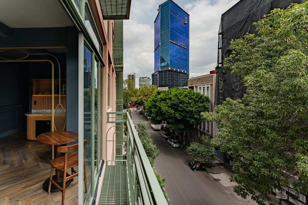 Pandora House 84