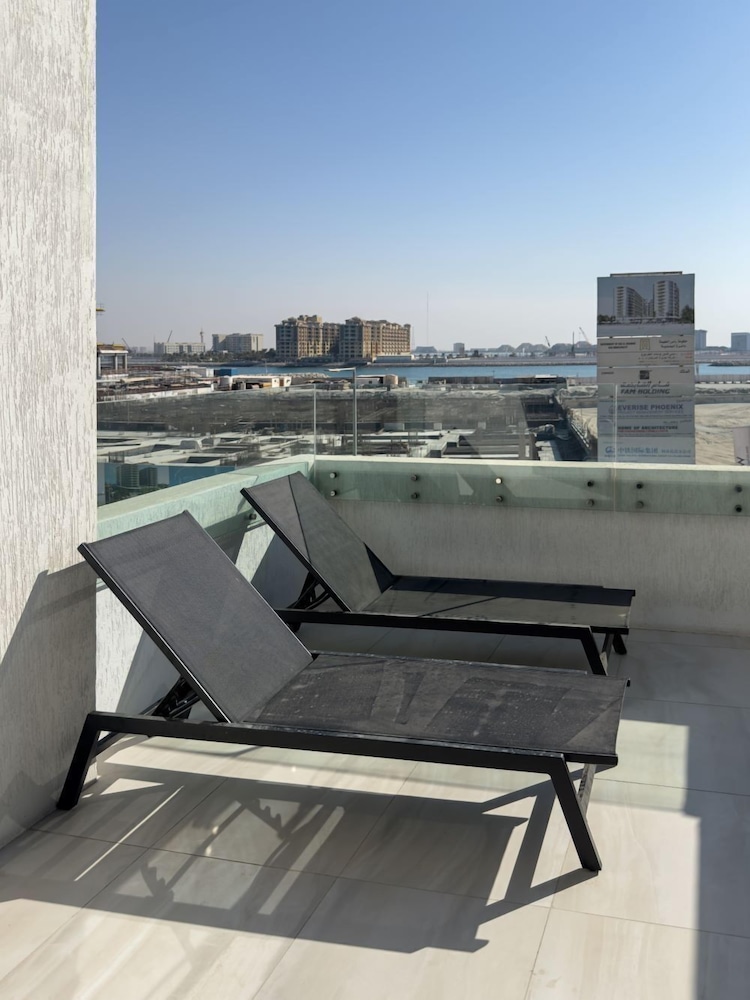 Luxury townhouse in Al Danah Bay