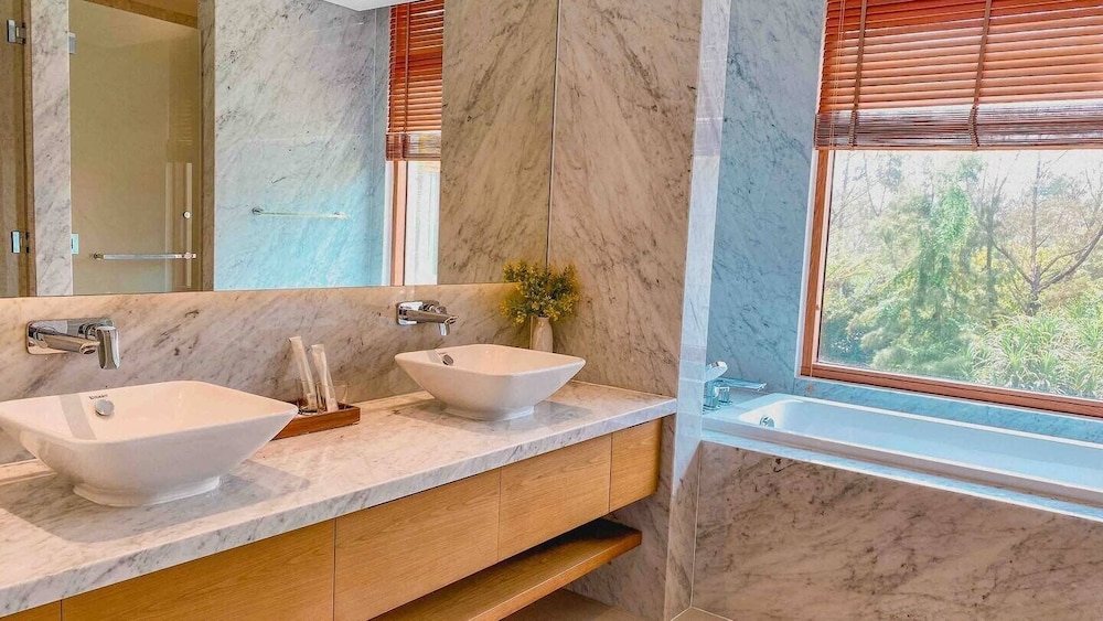 Ocean Villas Beach Resort