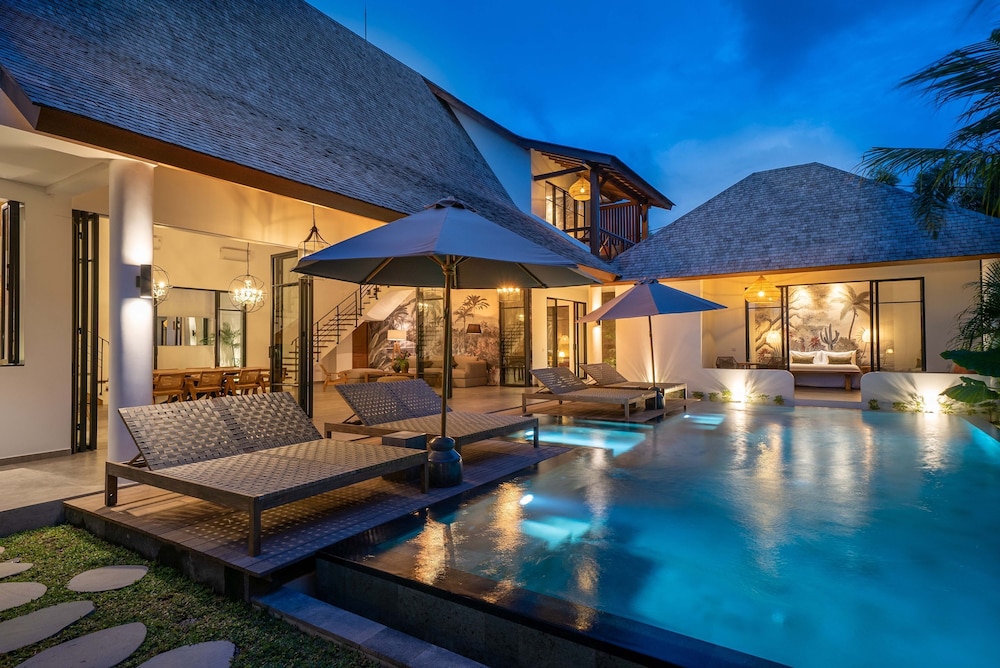 Villa Nusantara 5 by Alfred in Bali - Promo Luxury 4BD Pool Villa Pererenan Beach Caggu
