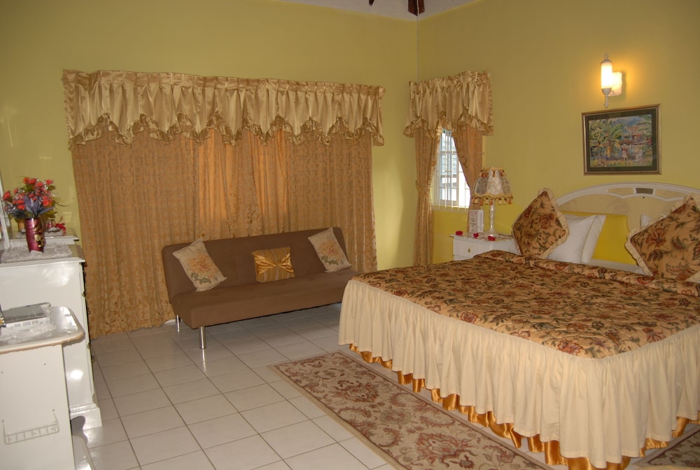 PinkHibiscus Guest House