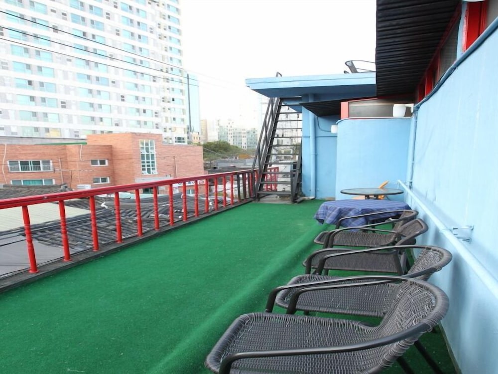 Naru Hostel
