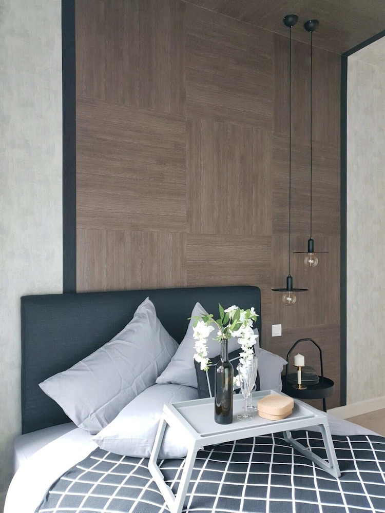 Cozy & Stylish 2BR Apt at Arte Plus, Free Parking