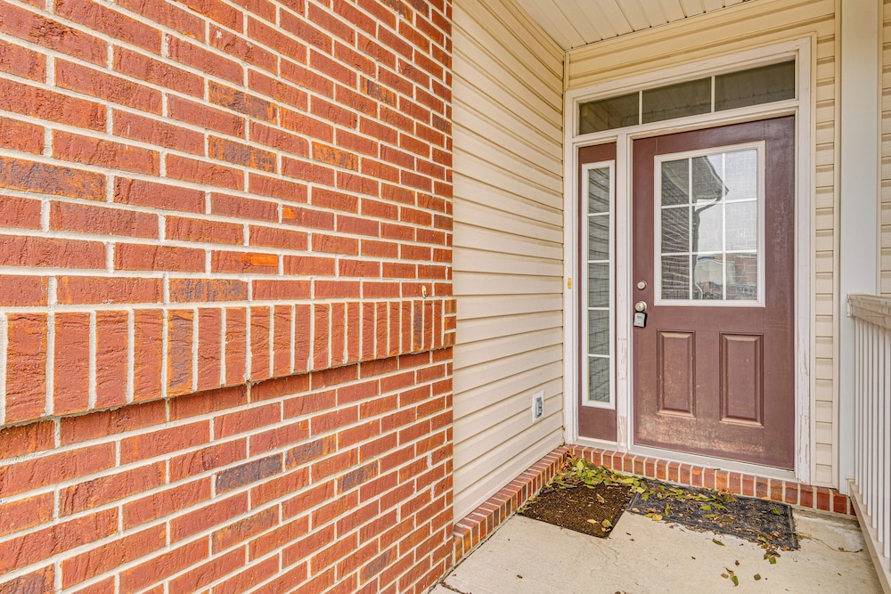 Close to Main Street: Townhome in Zionsville