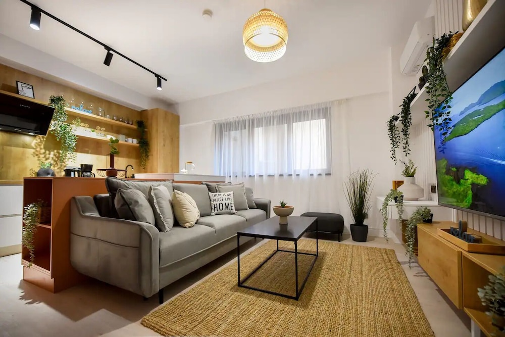 Aiastay Bucharest River Apartments