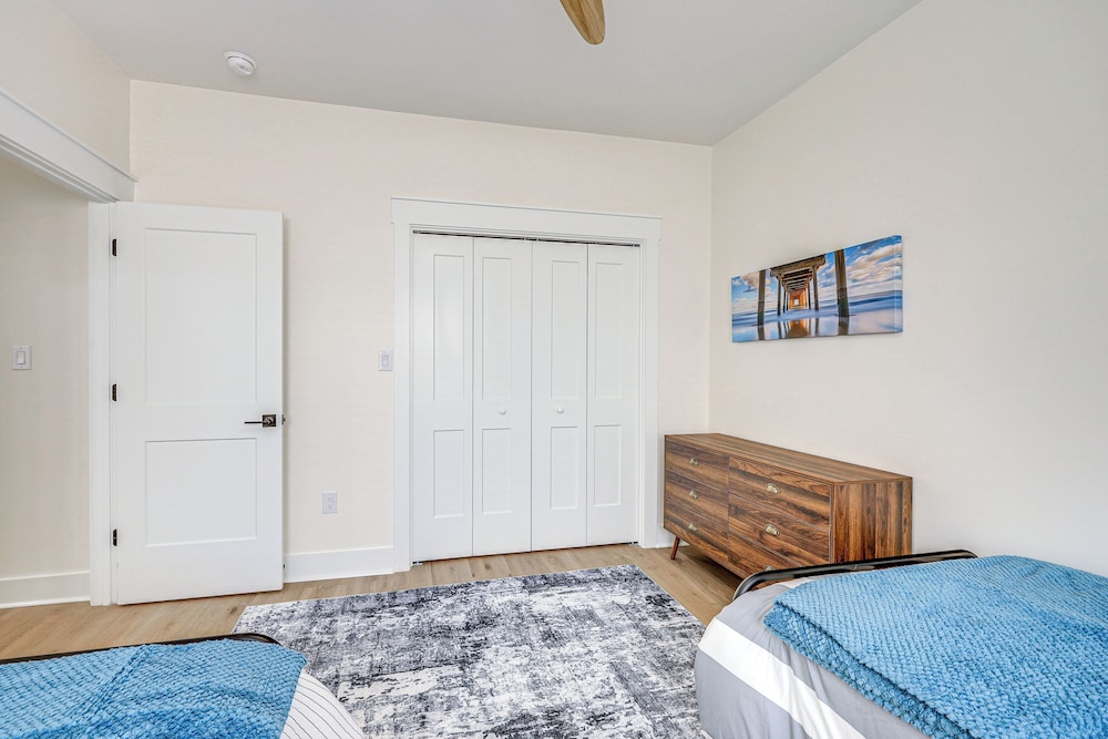 1 Mi to Dtwn: Family Home in San Antonio!