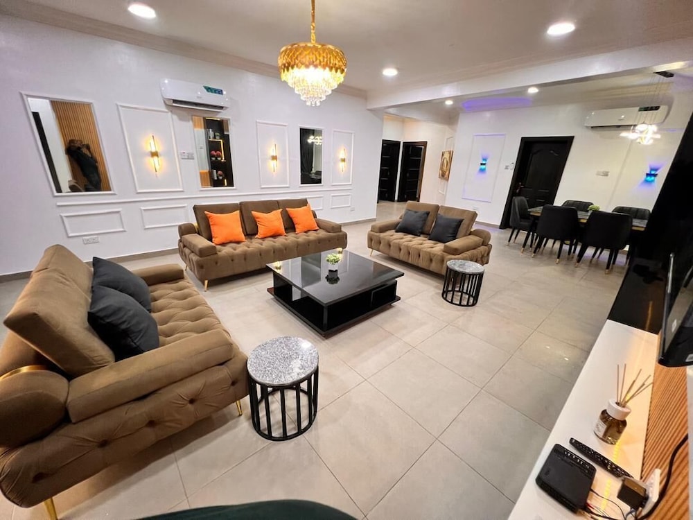 Service Apartment Hub