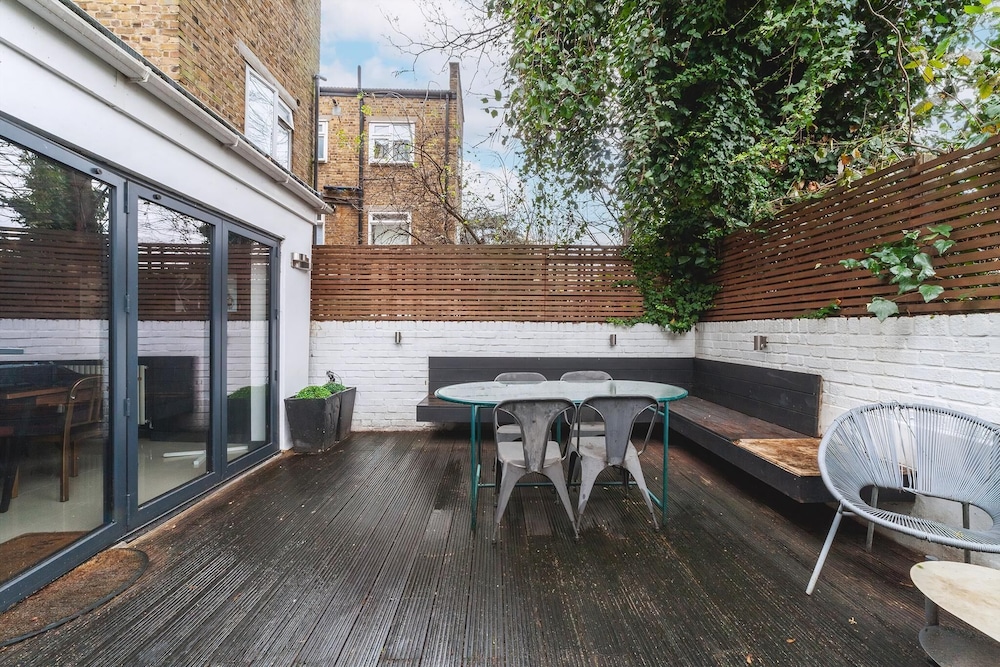 Stylish Shepherd's Bush Flat With Patio