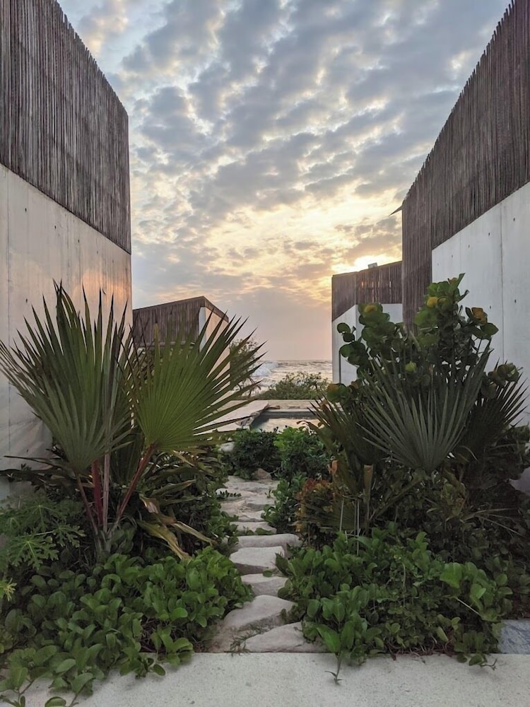 Casa Naila Beach front El Puertecito