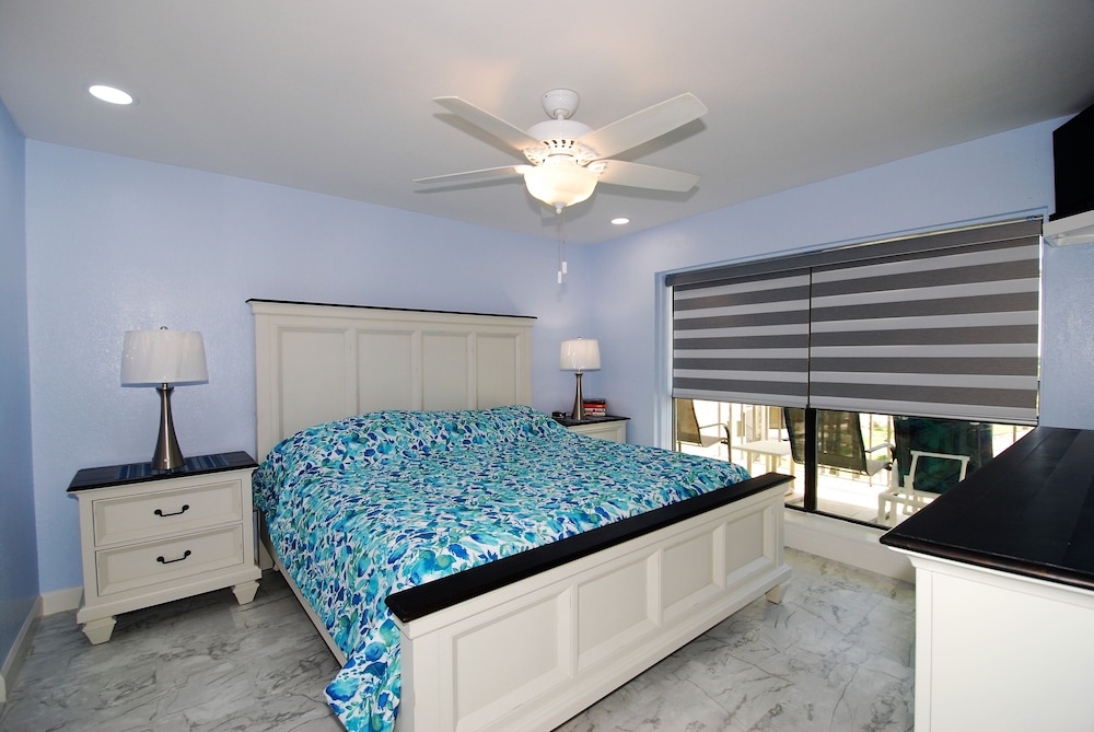 Saida Iii Unit #3306 1 Bedroom Condo by Redawning