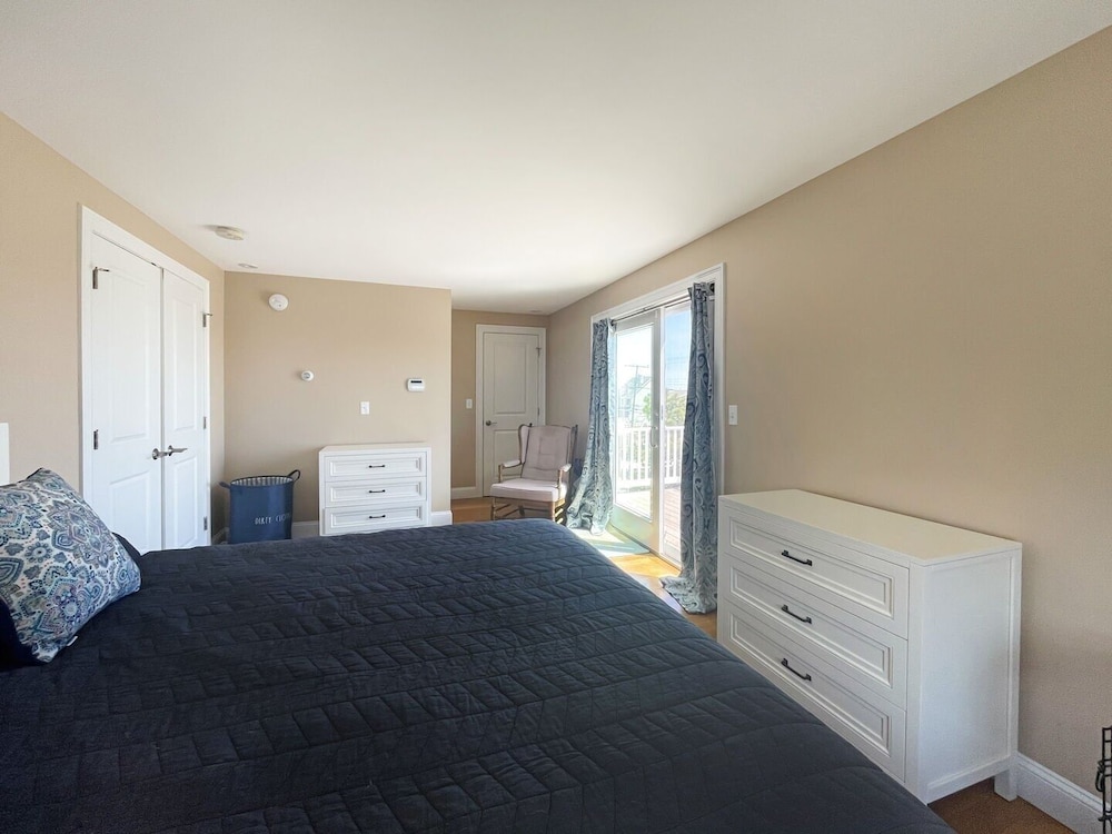 Sunnyside - Home With Ocean View 100 Yards To Moody Beach 5 Bedroom Home by RedAwning - Property Image 22