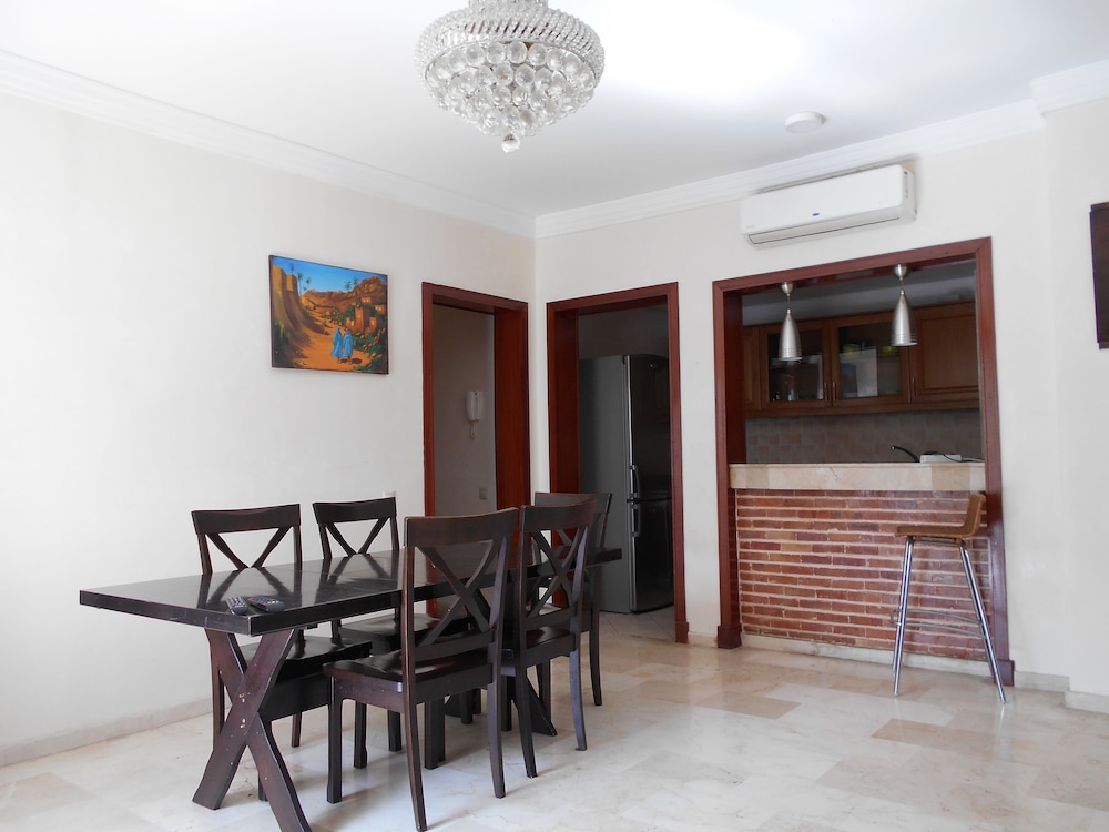Lovely two Bedroom Apartment Ref T24302 view 4