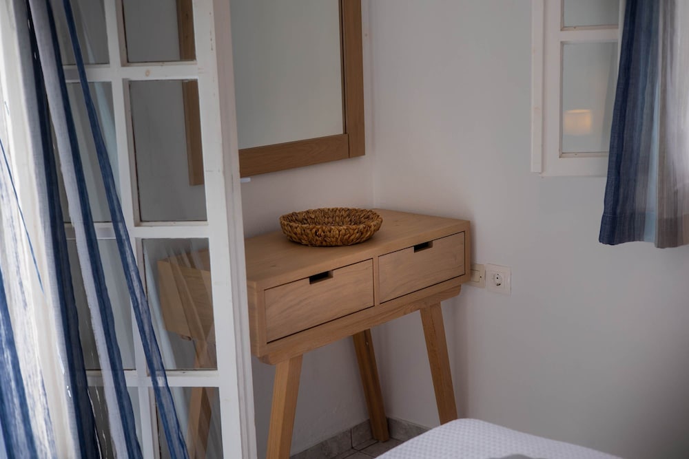 Naoussa Breeze Residence