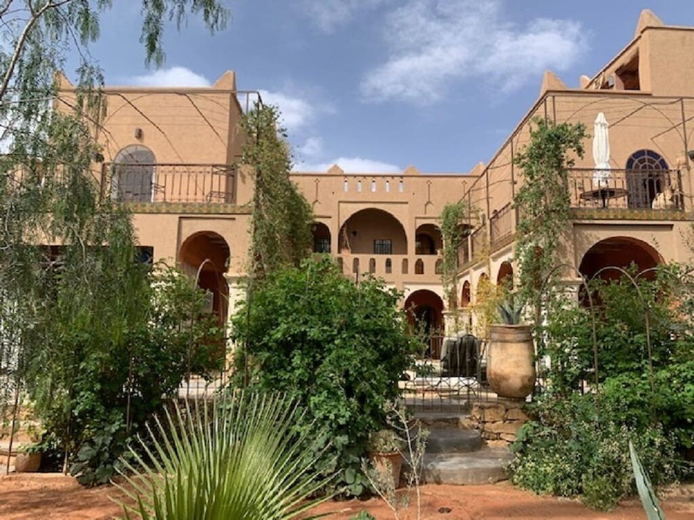 Room in Guest Room - Privatised Charming Guest House With Pool for 16 People