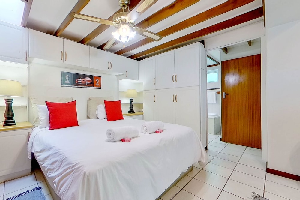 Executive Couples Suite Strand view 5