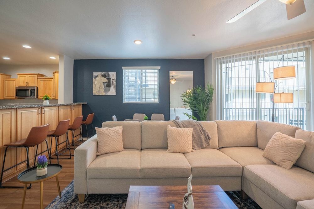 ROVE LIVING/KL - The Fredrick Tempe