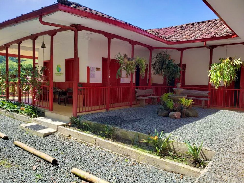 Hotel Lodge Paraiso Verde Manizales - Image 1