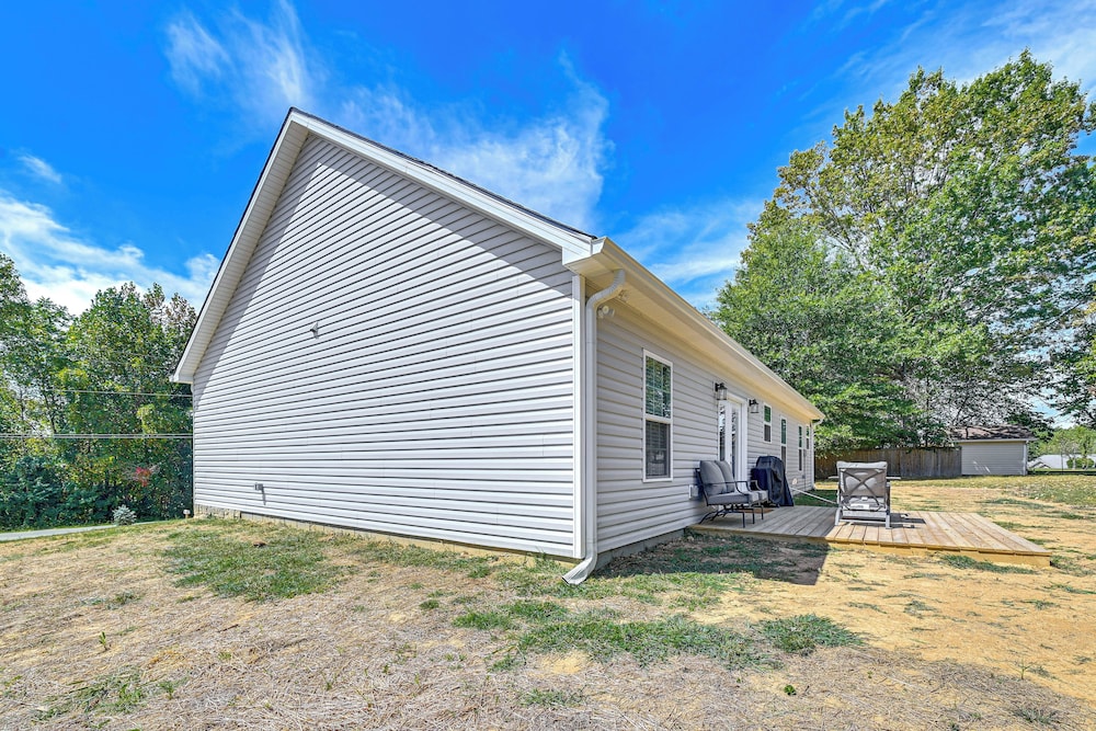 2 Mi to Marina & Lake Cumberland! Newly Built Home