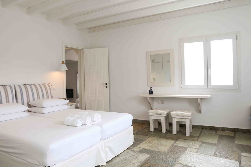 VLIA MAR Myconian Residences