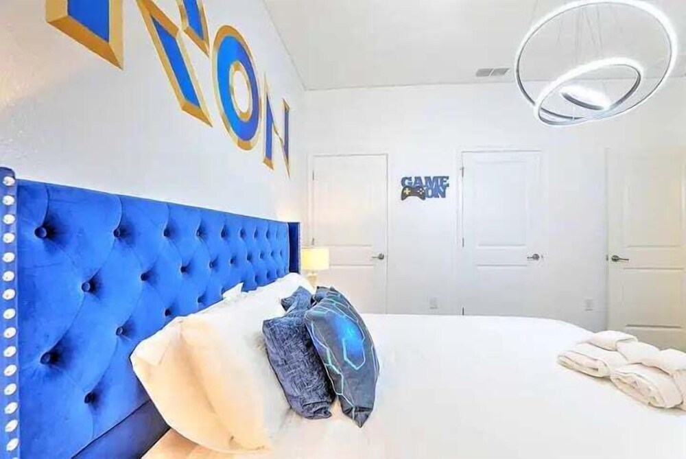 Let's Glo Now Adventure Cove Villa 4 Bedroom Townhouse