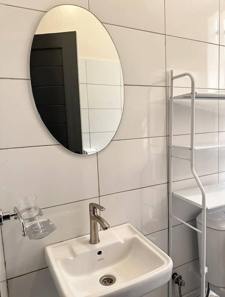 LivLuxe Apartments 5