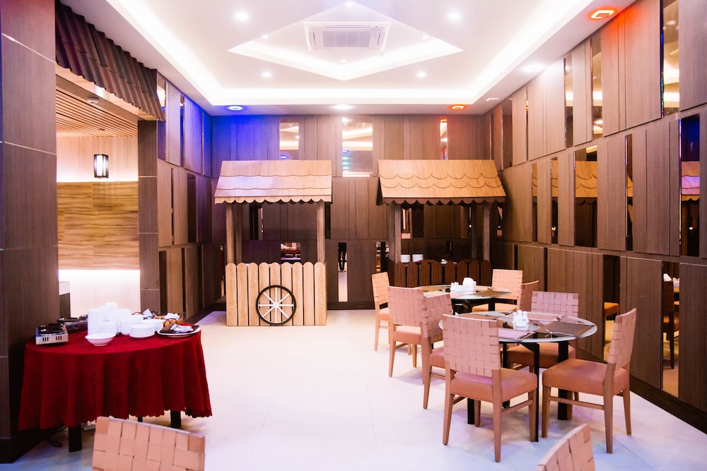 The Golden Bay Hotel Batam 42