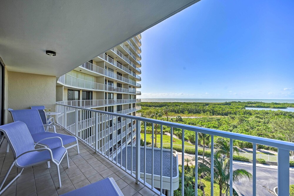 Resort-style Condo w/ Pool, Gym, Tennis + More! view 5