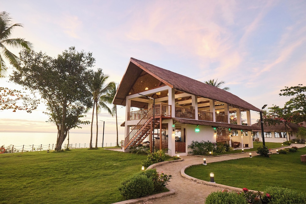 Casa Verde Cliff Resort and Spa