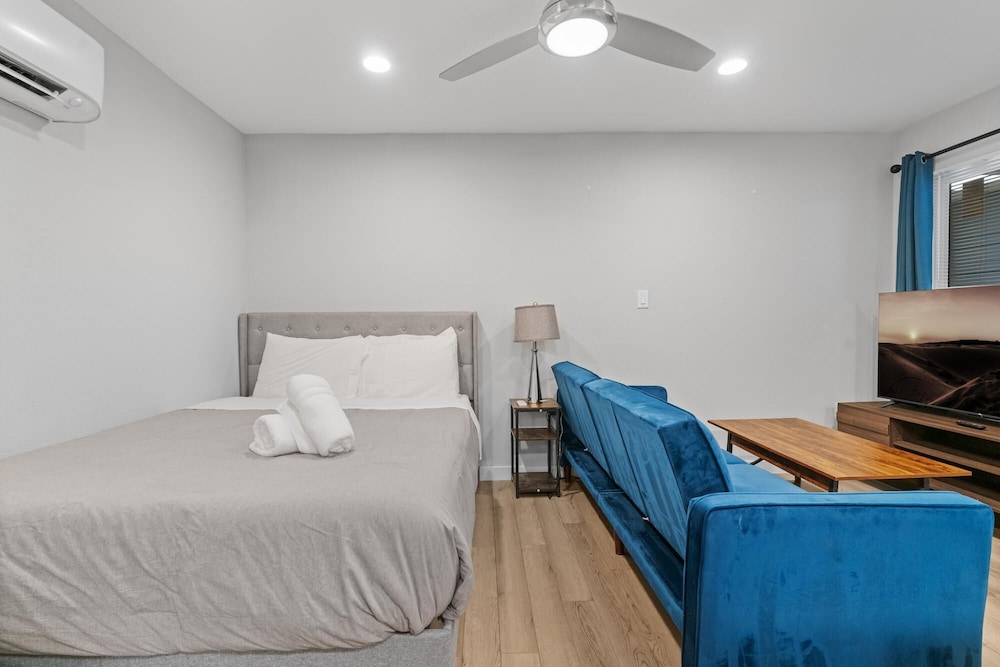 Stylish Studio Downtown Evonify - Property Image 14
