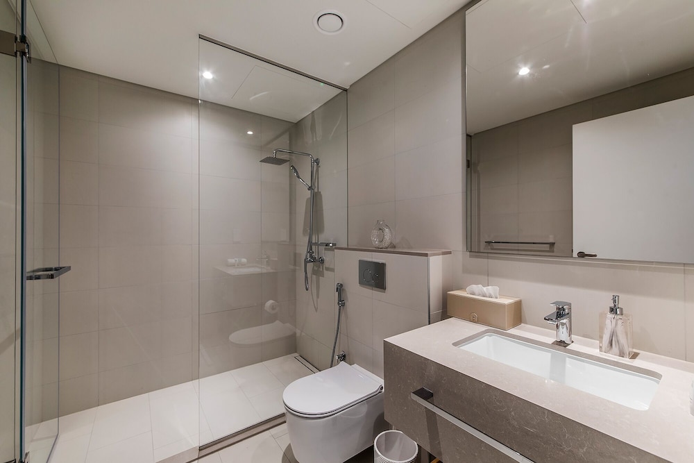 Luxury 2BR at La Vie with sea view