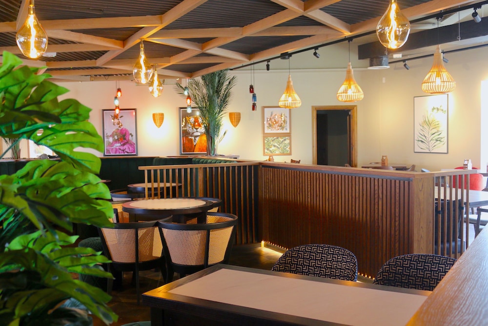 Doncaster Vacations - Hex Wildlife Hotel - Property Image 16