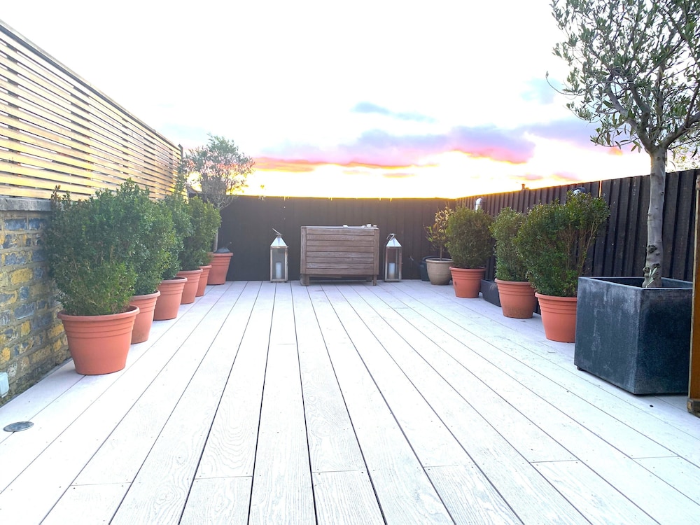 outdoor bbq area