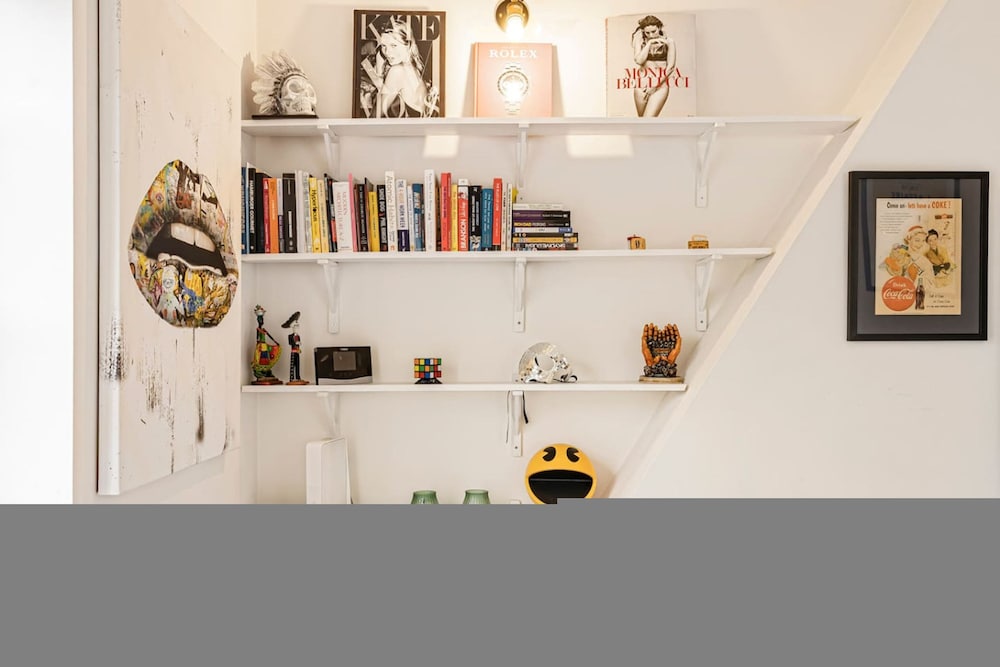 Elegant 1BR Apartment in Kensington With Balcony