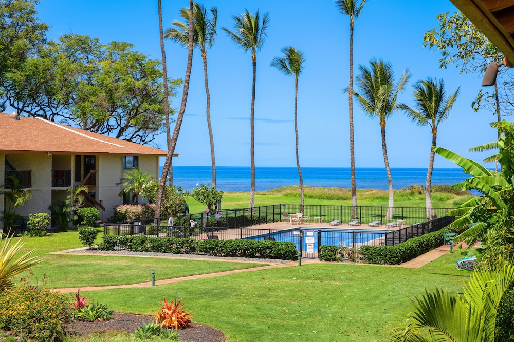 Waiohuli Beach Hale Ocean View Condos with Parking