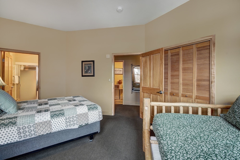 Fantastic Mountain Home Near Ski Lifts 3 Bedroom Condo