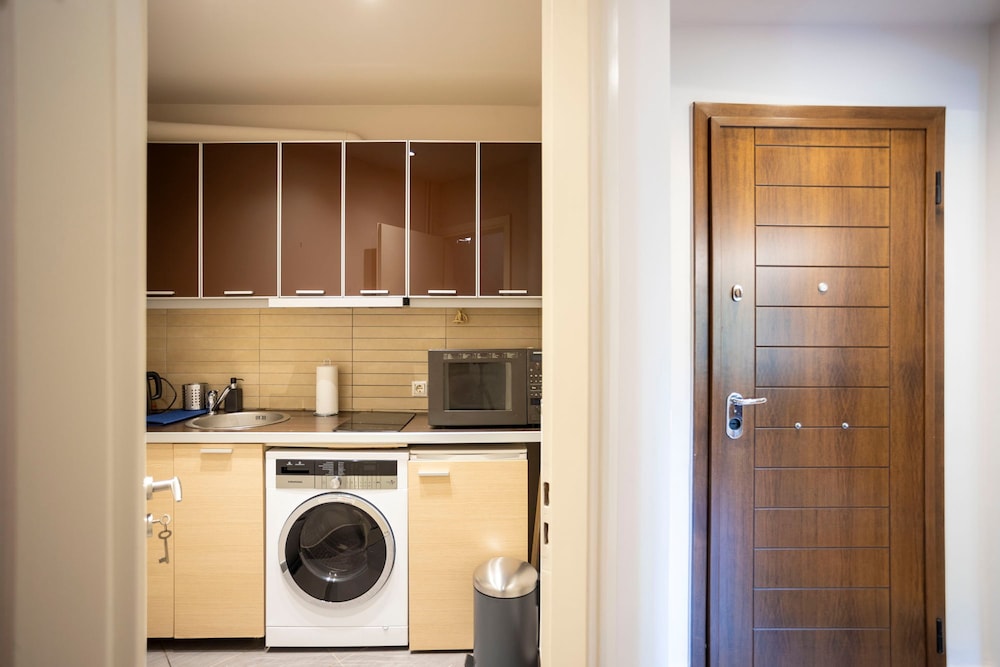 Modern 1-bedroom Retreat in Pangrati