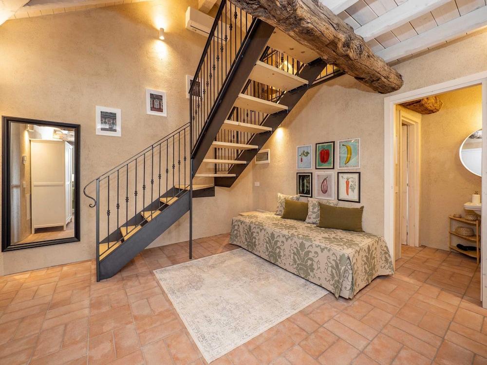 Green Lodge - Apartment 5 - 1 BR 1 Bath