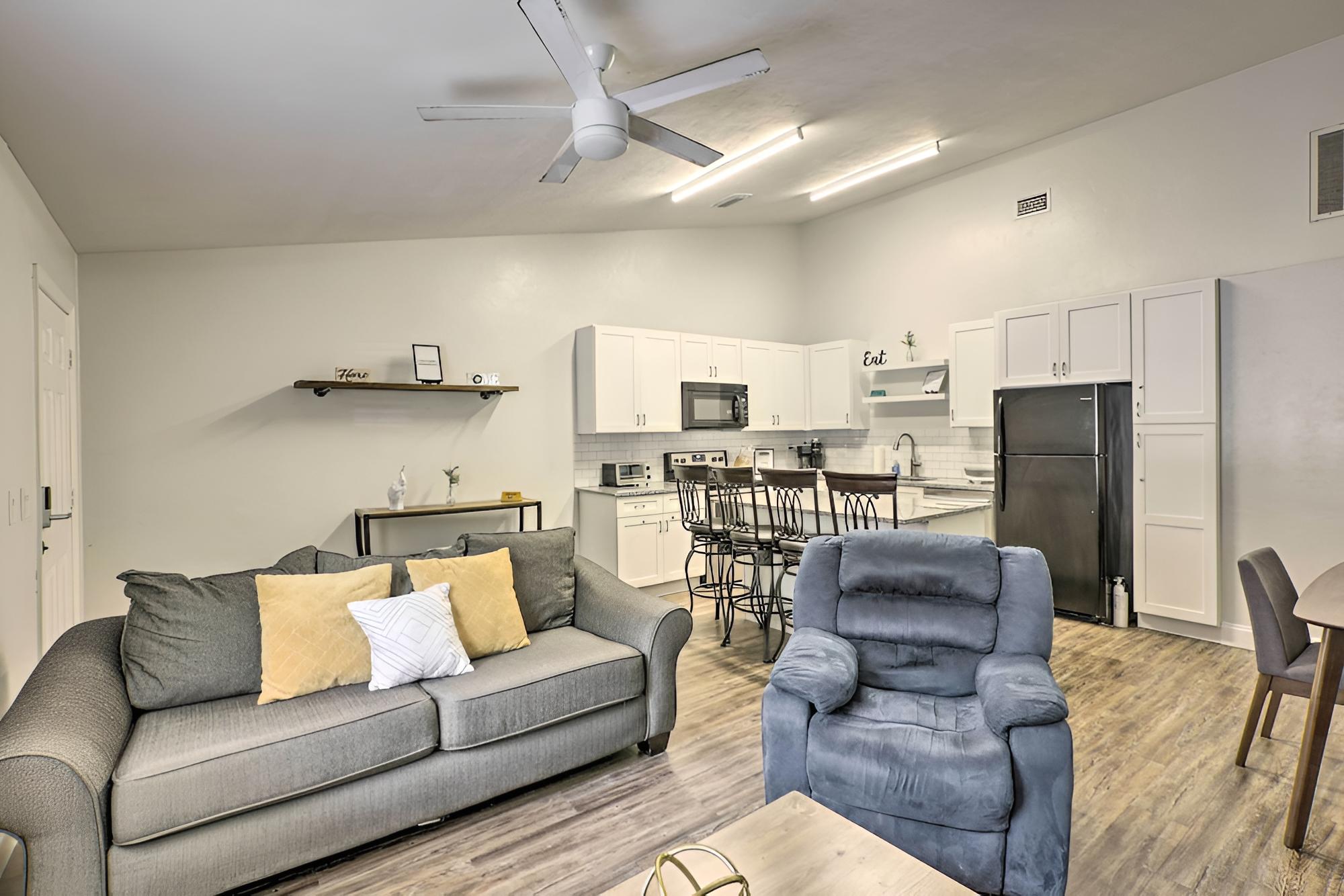 Quaint Tallahassee Townhome ~ 2 Mi to Fsu! view 3