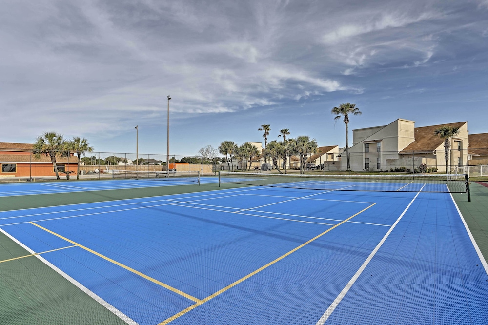 PCB Townhome: Walk to Beaches, Resort Amenities!