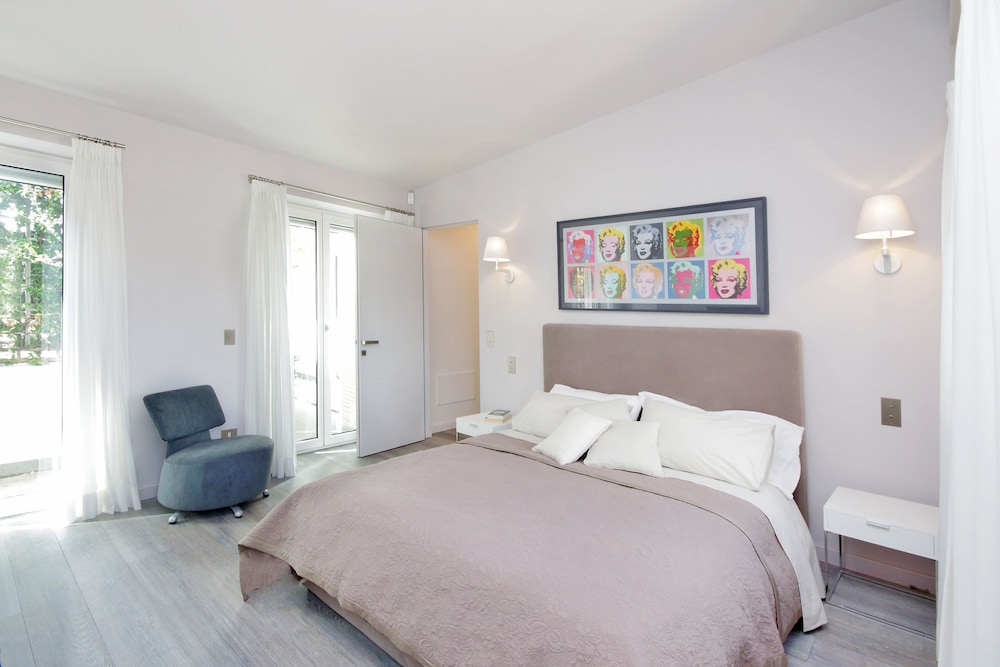 Crispi Luxury Apartments with Terrace - My Extra Home