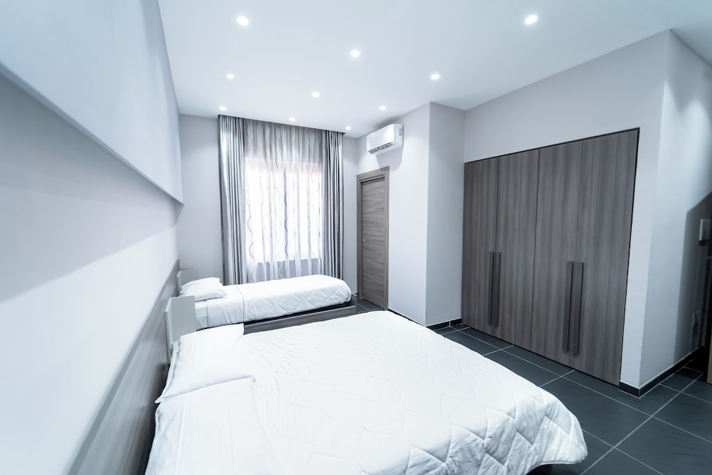 B&B Le 4 Stagioni Dante's Suites by ClaPa Group Dislocated Hospitality