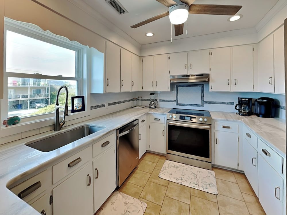 Tournesol by Topsail Realty