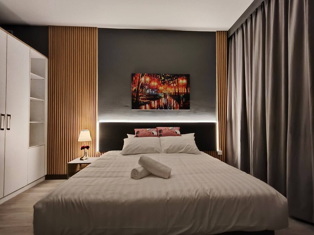 Twin Galaxy Minimalist Studio 2-4pax CIQ JB Town