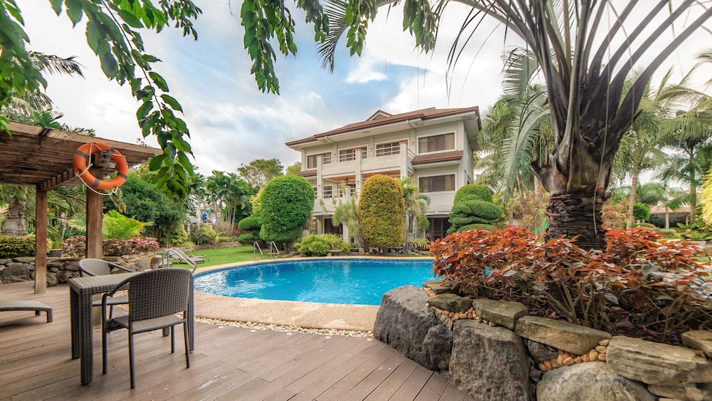 Golden Palm Resort