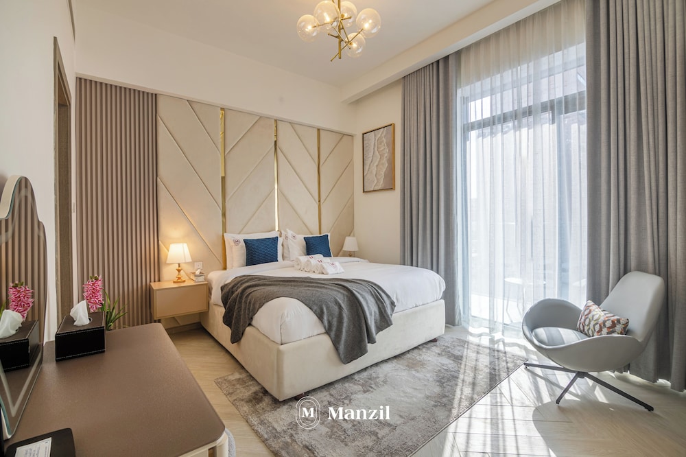 Manzil- Chic 2BR w Pool nr Circle Mall
