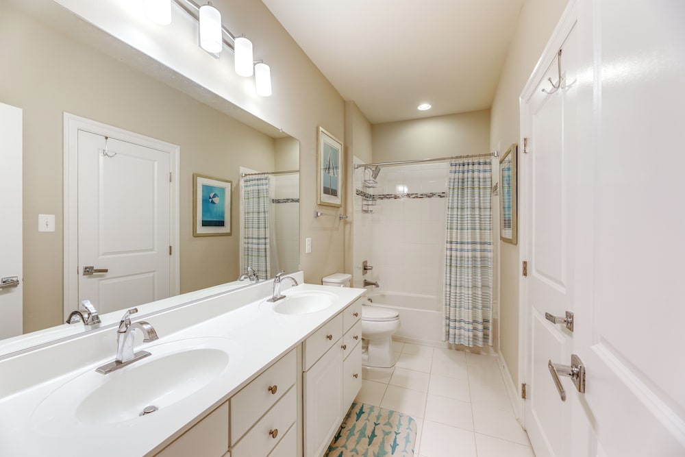 Swim, Hike & Chill: Spacious Ocean View Townhome!