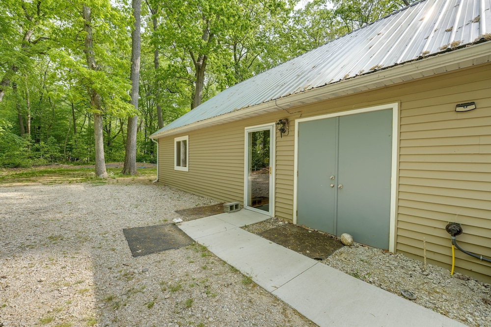 Decatur House: Fishing, Skiing, & Golfing! view 5