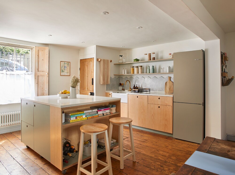 JOIVY Stylish 2-Bed House W/ Private Garden In Hackney